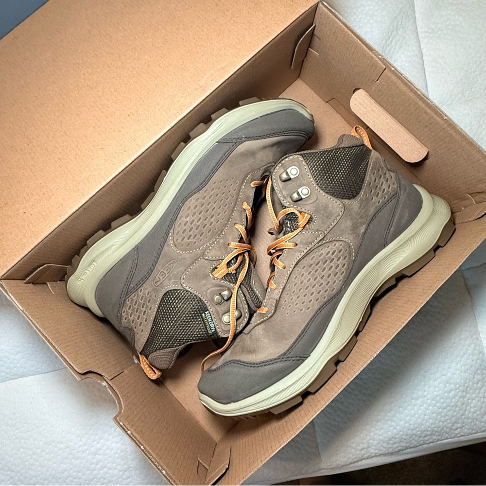 KEEN Taupe Hiking Shoes